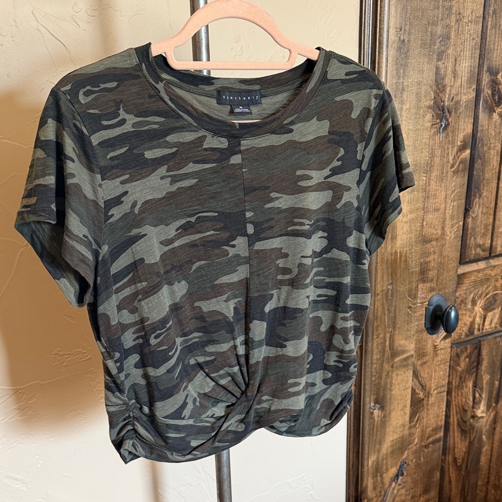 Sanctuary Camo Short-Sleeve Knot Front Tee - Olive & Black
